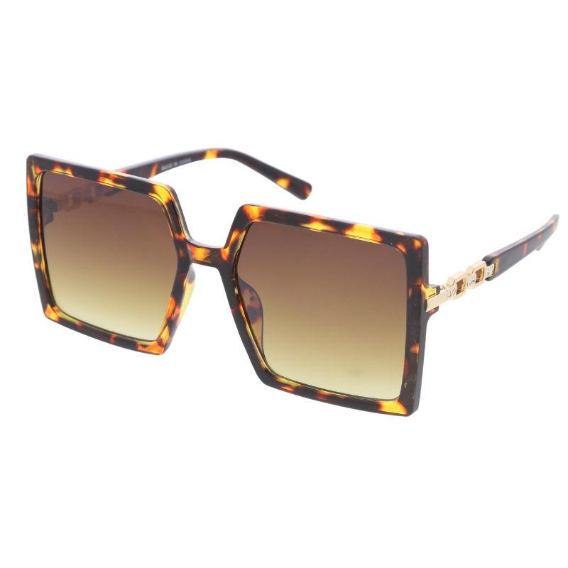 Women’s lightweight polycarbonate sunglasses with UV protection