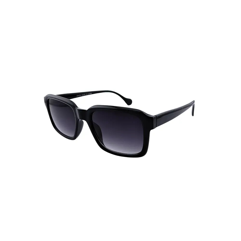 Gafas de sol negras con lentes degradados sobre fondo blanco