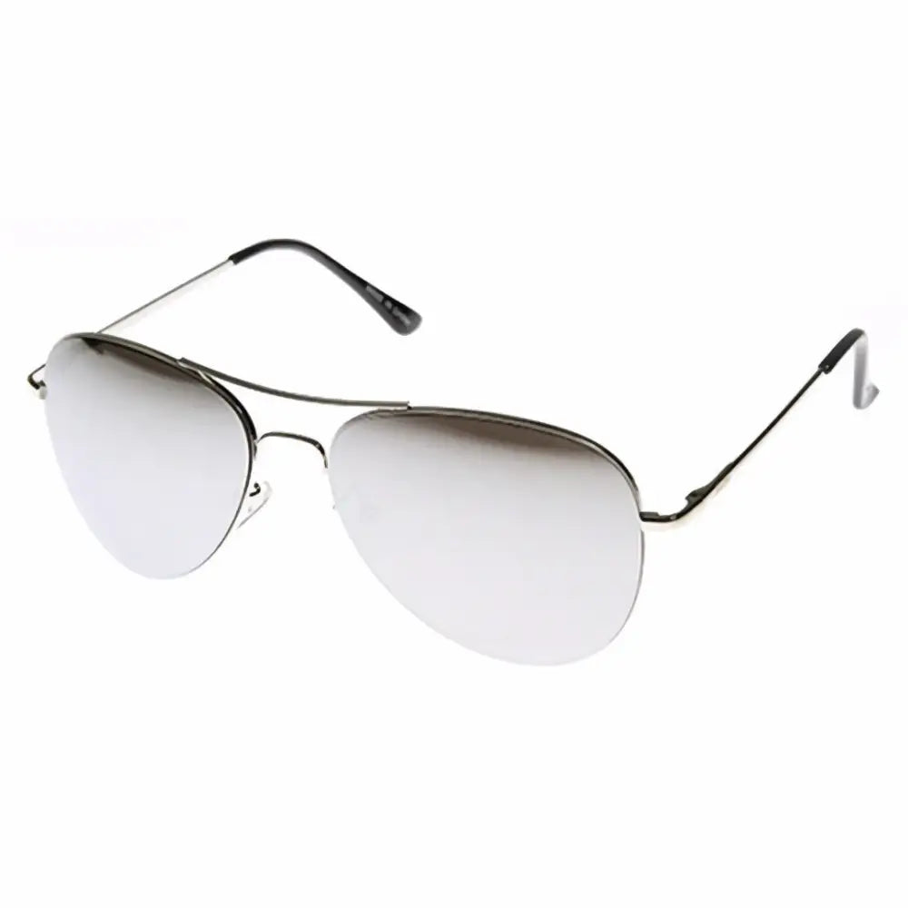 Gafas de sol Jolie Rose con diseño limpio y ajuste cómodo.