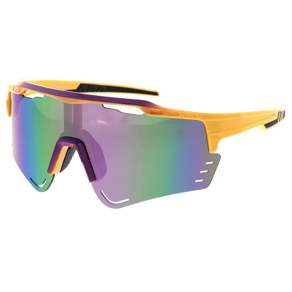 Gafas de sol de plástico para hombre con diseño limpio y ajuste cómodo.
