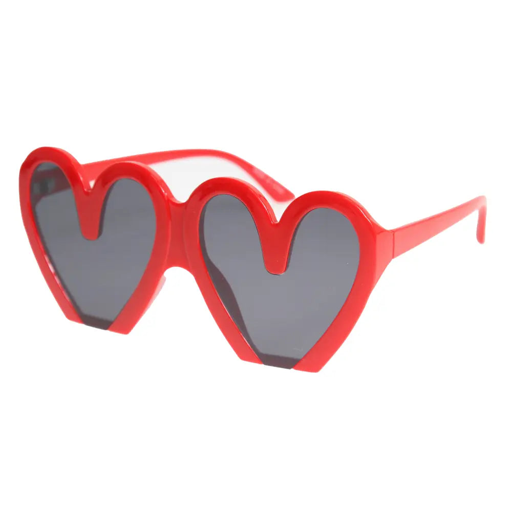 Juego de 12 gafas de sol rojas en forma de corazón con lentes gris oscuro y montura de plástico