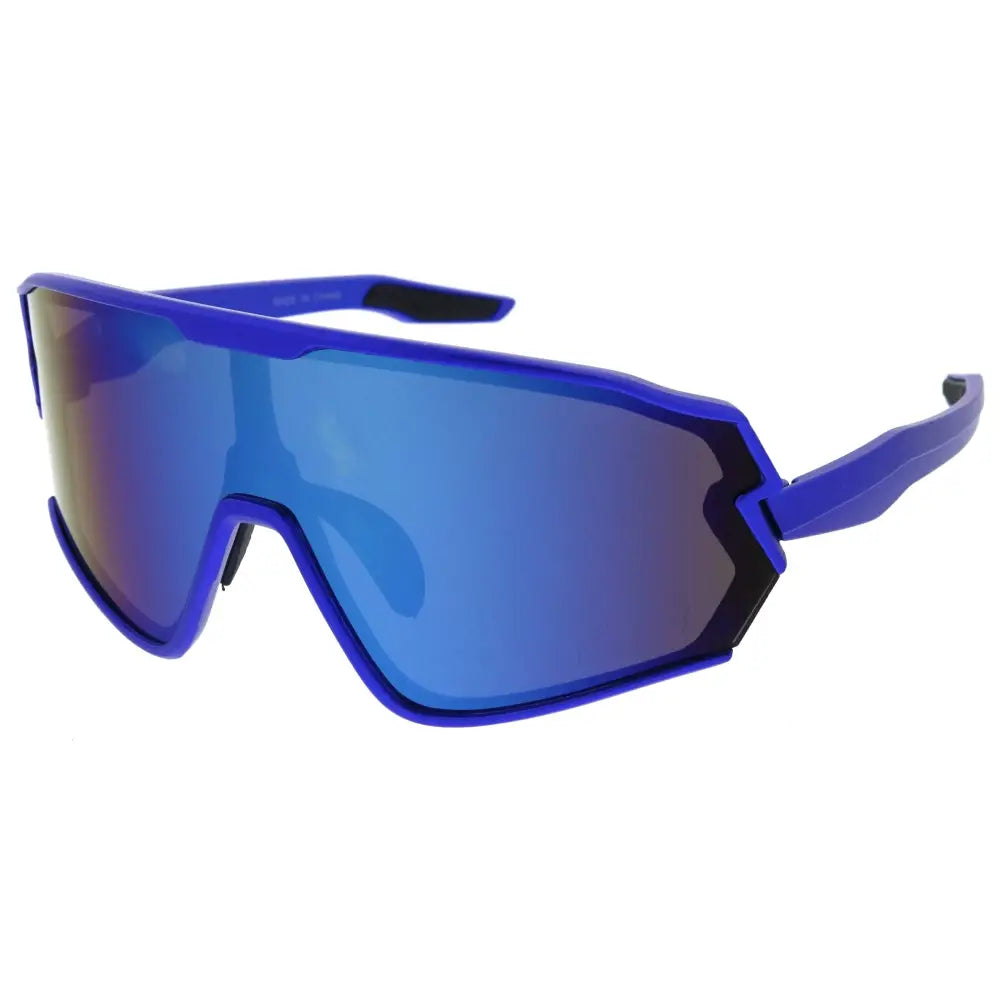 Gafas de sol de plástico para hombre con diseño limpio y ajuste cómodo.