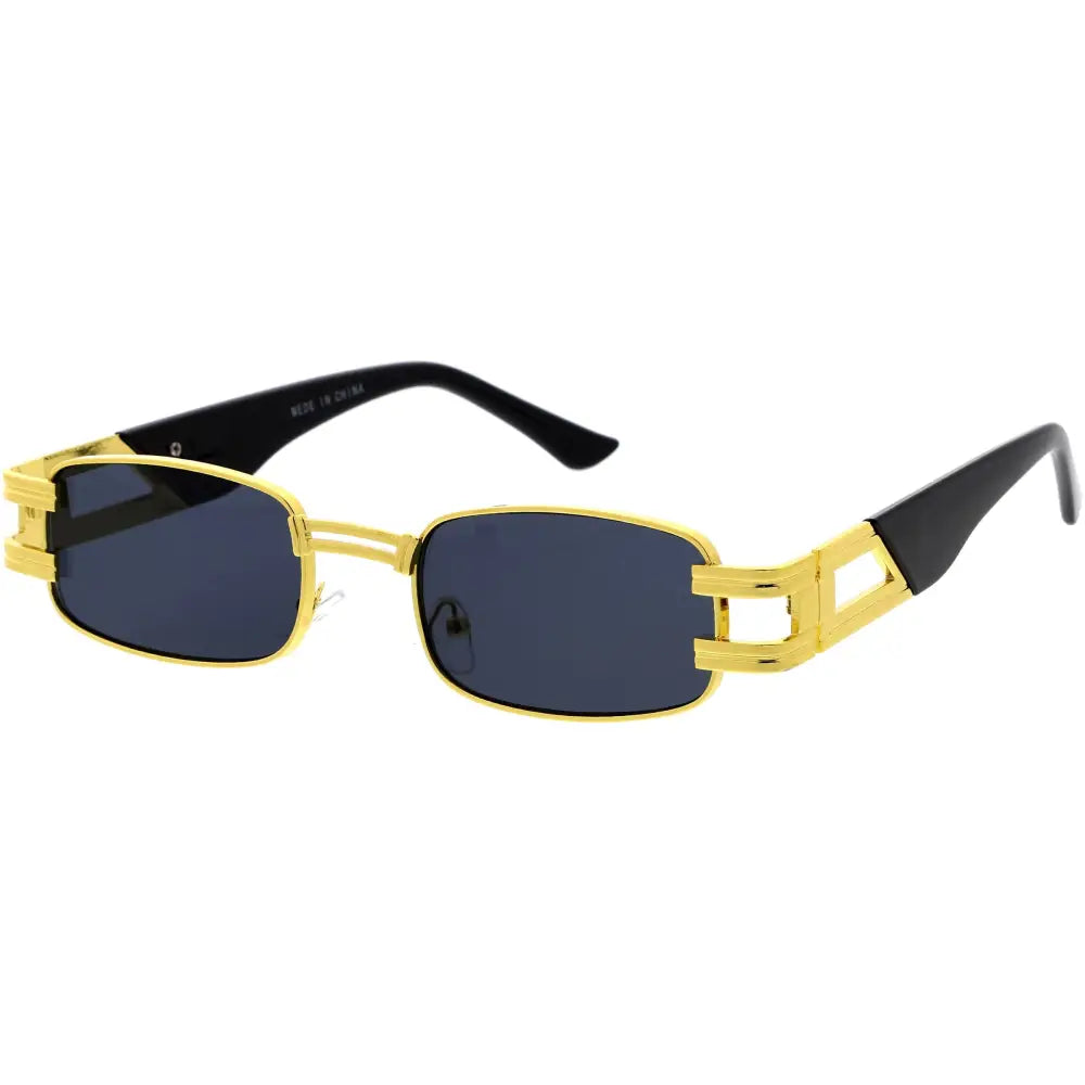 Gafas de sol de metal para hombre con diseño limpio y ajuste cómodo.