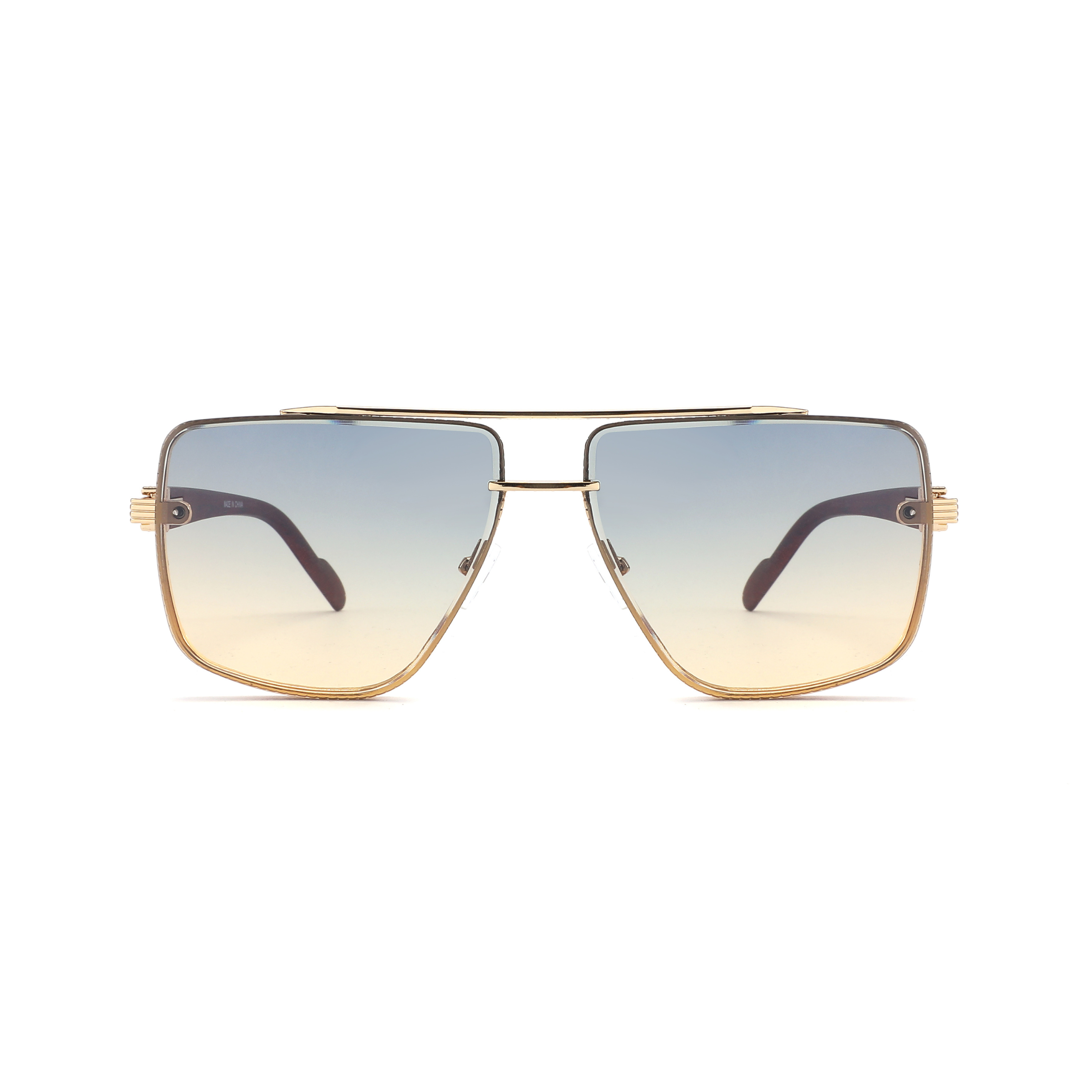 Aviator sunglasses with gradient lens