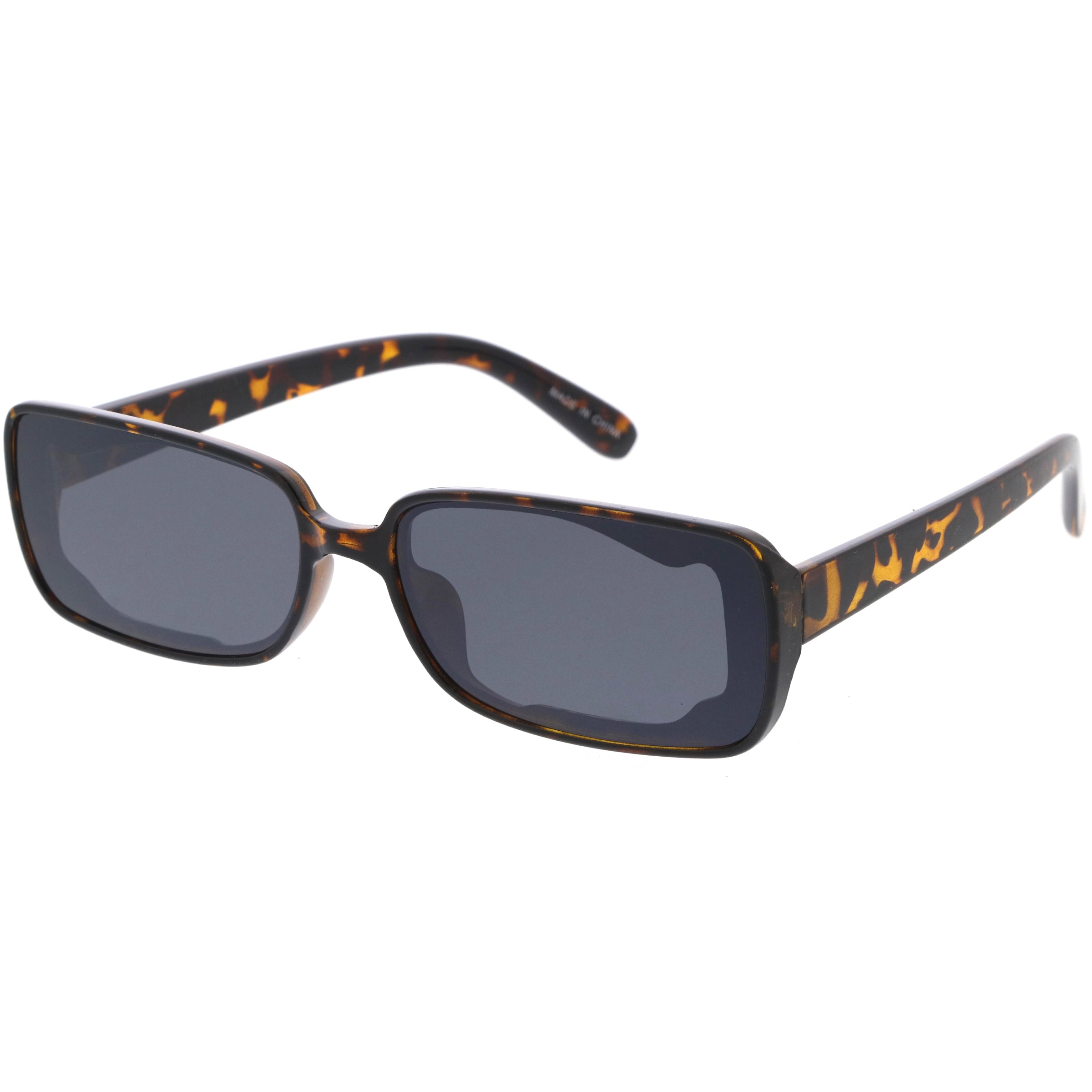 Women’s lightweight polycarbonate sunglasses with UV protection