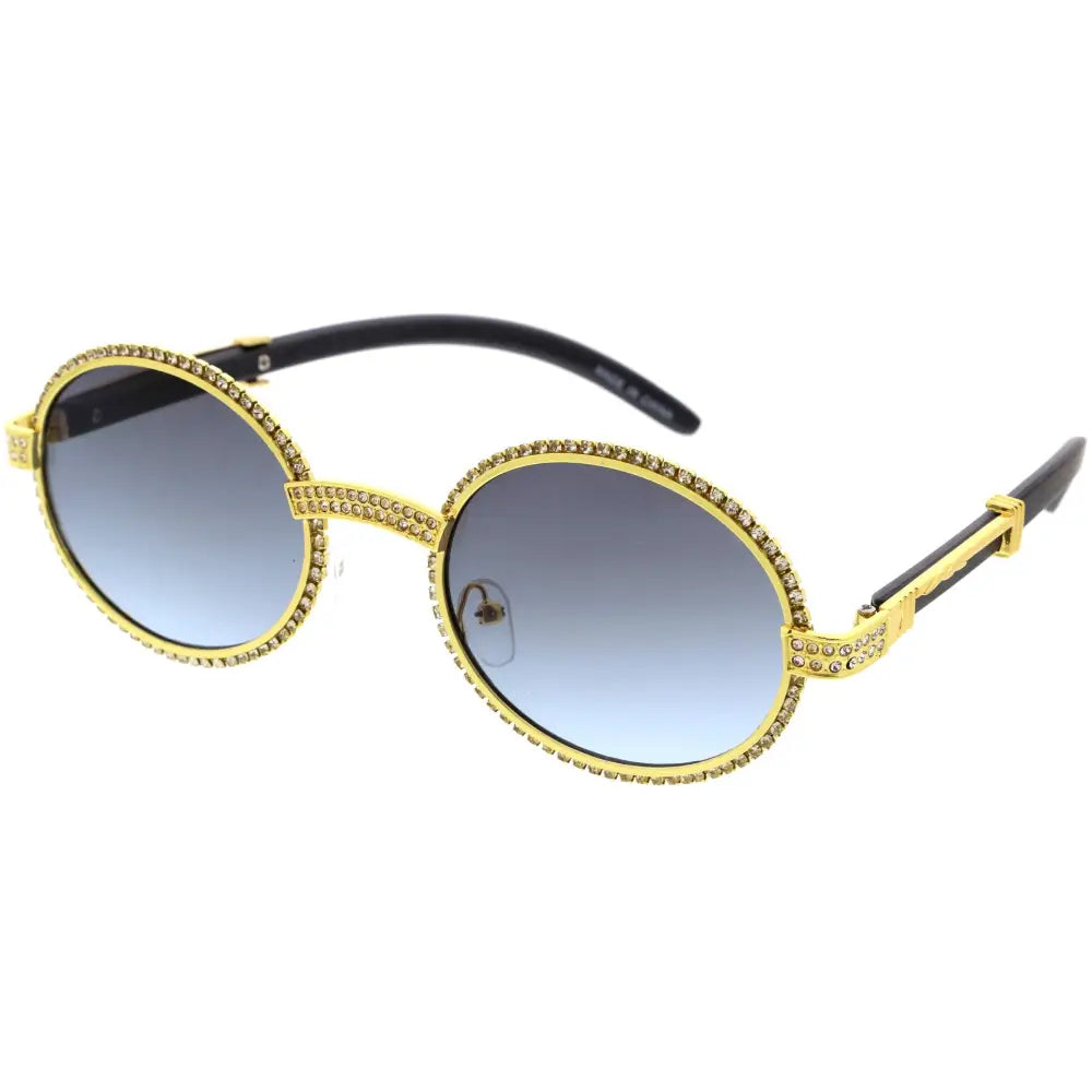Gafas de sol de metal para hombre con diseño limpio y ajuste cómodo.